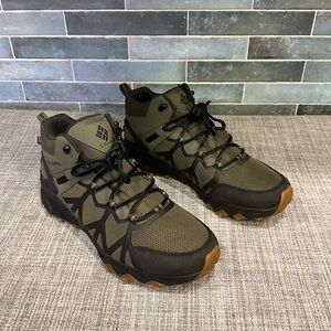 Columbia Men’s Peakfreak II Mid Outdry Hiking Boots in Deep Olive/Desert Color